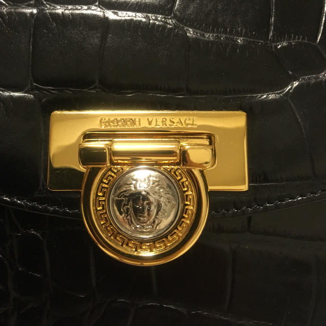 Gianni Versace(ジャンニヴェルサーチ)のVERSACE＊ベルサーチ＊クロコ型押し＊ショルダーバッグ レディースのバッグ(ショルダーバッグ)の商品写真