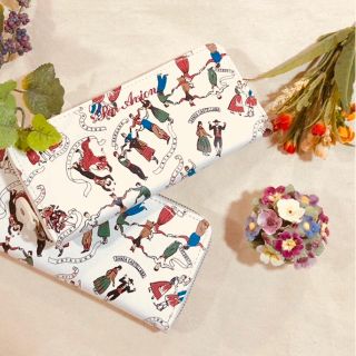 パラビオン(Par Avion)の🌹まや様専用🌹＊パラビオン 踊る柄お財布＊(財布)