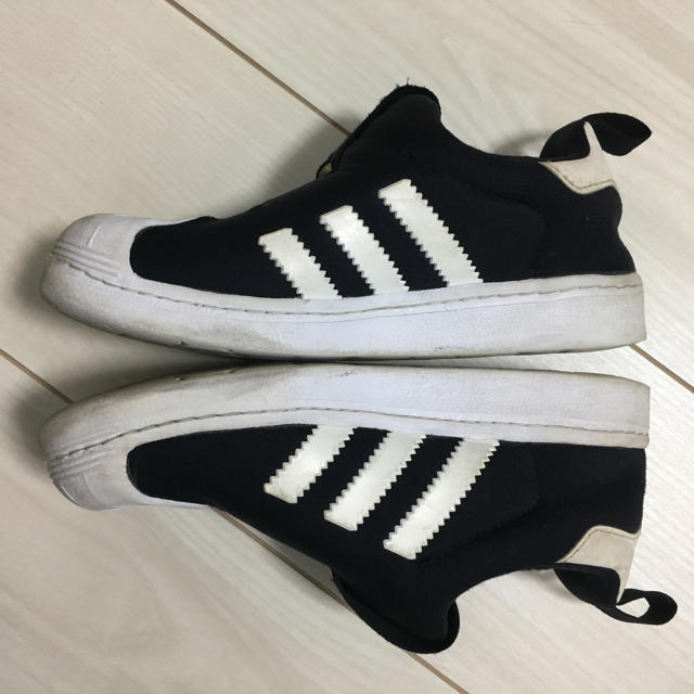 adidas(アディダス)のアディダス スーパースター 18.5cm キッズ/ベビー/マタニティのキッズ靴/シューズ(15cm~)(スニーカー)の商品写真