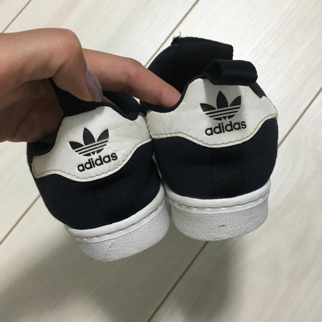 adidas(アディダス)のアディダス スーパースター 18.5cm キッズ/ベビー/マタニティのキッズ靴/シューズ(15cm~)(スニーカー)の商品写真