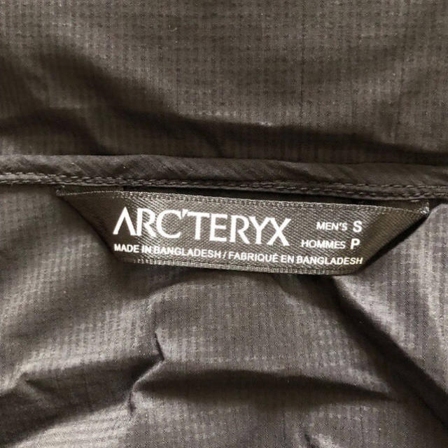 ARC'TERYX(アークテリクス)の新品未使用 ARC'TERYXマウンテンパーカ メンズのジャケット/アウター(マウンテンパーカー)の商品写真