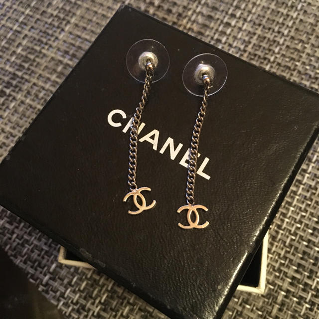 CHANEL - CHANELチェーンピアス正規品の通販 by R's shop｜シャネル ...