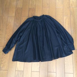 エスティークローゼット(s.t.closet)の【新品】シルク混ブラウス ブラック(シャツ/ブラウス(長袖/七分))