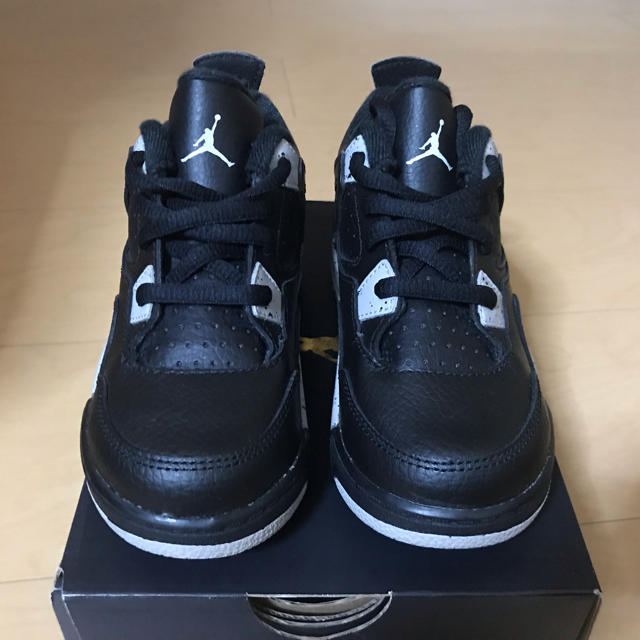 NIKE(ナイキ)のnike air jordan 4 retro ls bt キッズ/ベビー/マタニティのキッズ靴/シューズ(15cm~)(スニーカー)の商品写真