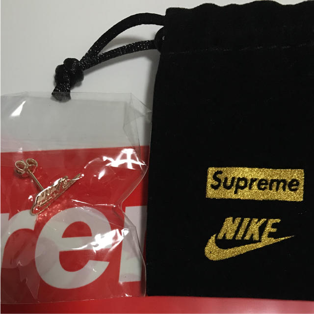 Supreme /Nike 14K Gold Earring ピアス(片耳用) Supreme /Nike 14K Gold Earring ピアス(片耳用)
