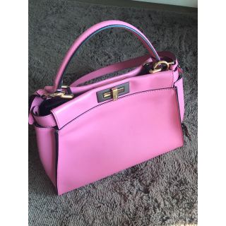 フェンディ(FENDI)のフェンディ💓FENDI♡ピーカブー♡美品♡レギュラー♡(ハンドバッグ)