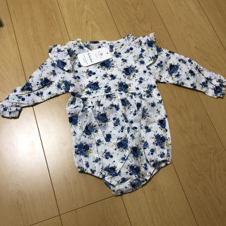 ファミリア(familiar)の新品♦︎花柄ロンパース (ロンパース)