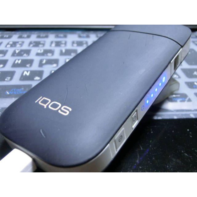 IQOS(アイコス)のアイコス IQOS 2.4 旧型チャージャー LED青 （ネイビー×ホワイト） メンズのファッション小物(タバコグッズ)の商品写真