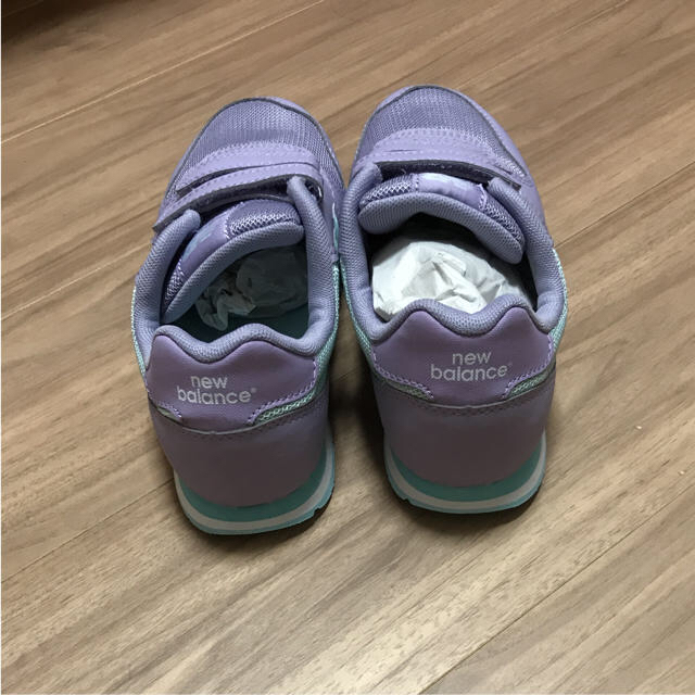 New Balance(ニューバランス)のニューバランス  スニーカー 22.5㎝ 新品 キッズ/ベビー/マタニティのキッズ靴/シューズ(15cm~)(スニーカー)の商品写真