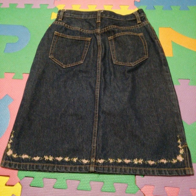 KOIZUMI(コイズミ)の❮ALLseason物レディース❯　スカート　デニムスカートM レディースのスカート(ひざ丈スカート)の商品写真