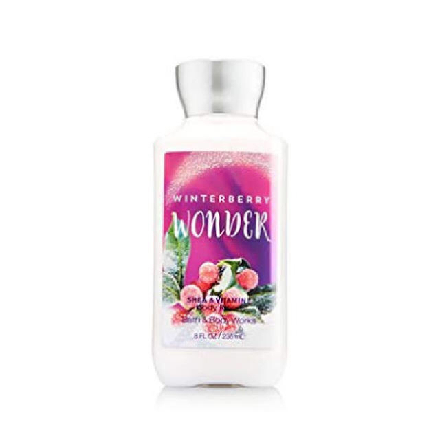 Bath & Body Works(バスアンドボディーワークス)のWinterberry Wonder 🌲✴︎ コスメ/美容のボディケア(ボディローション/ミルク)の商品写真