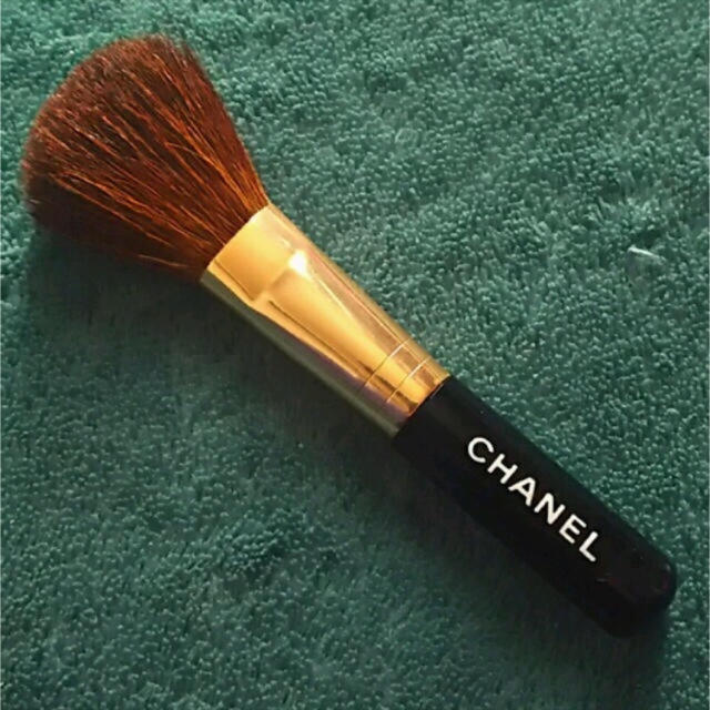 CHANEL(シャネル)のCHANEL シャネル チークブラシ コスメ/美容のベースメイク/化粧品(チーク)の商品写真