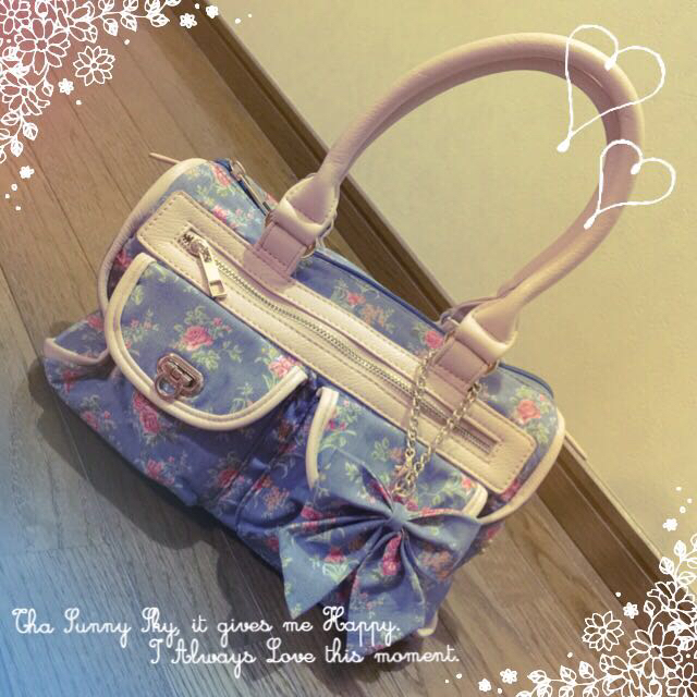 Ank Rouge(アンクルージュ)のアンクロゴプレート♡花柄デニムバッグ レディースのバッグ(ハンドバッグ)の商品写真