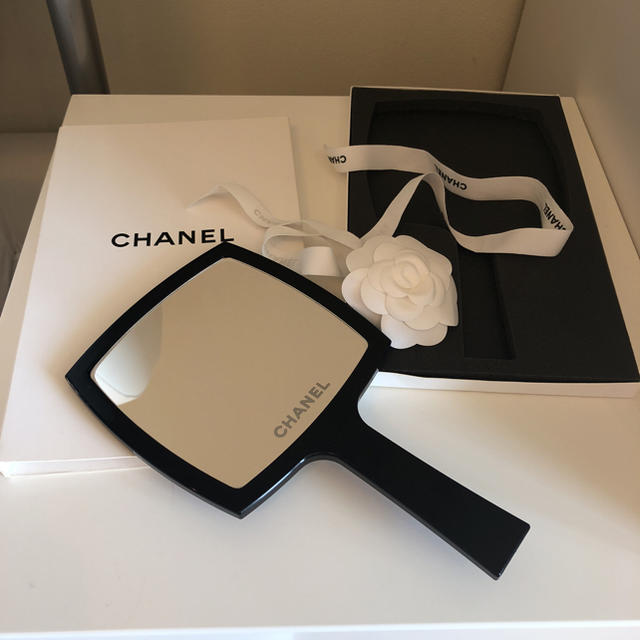 CHANEL(シャネル)のシャネル  非売品   鏡 箱あり    インテリアにもなります レディースのファッション小物(ミラー)の商品写真