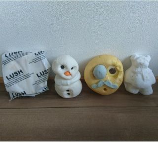 ラッシュ(LUSH)の★しあ様専用★　 LUSH ラッシュ バスボム4個セット(入浴剤/バスソルト)