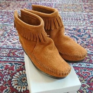 ミネトンカ(Minnetonka)の★新品未使用★キッズMINNETONKAフリンジブーツ(ブーツ)