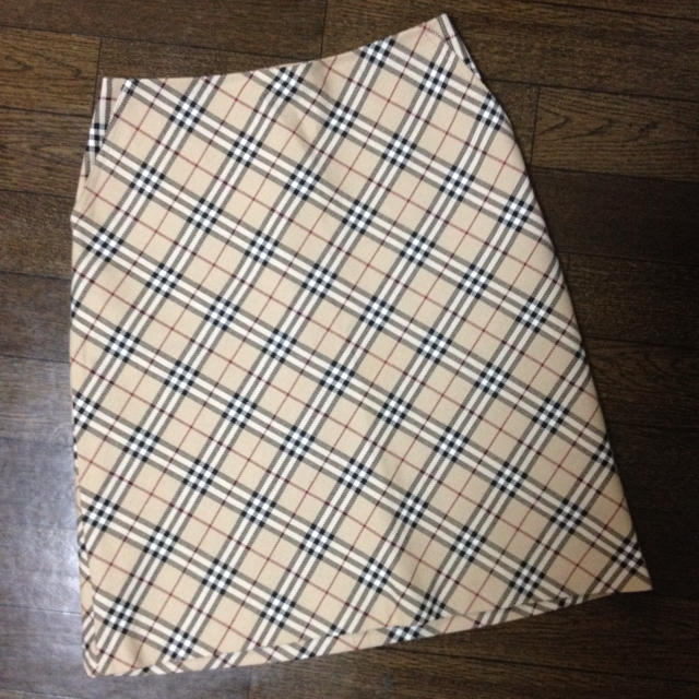 BURBERRY(バーバリー)のゆっきぃ☆様専用♡1月末までお取り置き♡ レディースのスカート(ひざ丈スカート)の商品写真