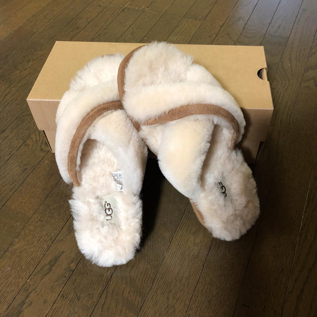 UGG サンダル