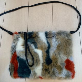 ザラ(ZARA)のファーバッグ(クラッチバッグ)