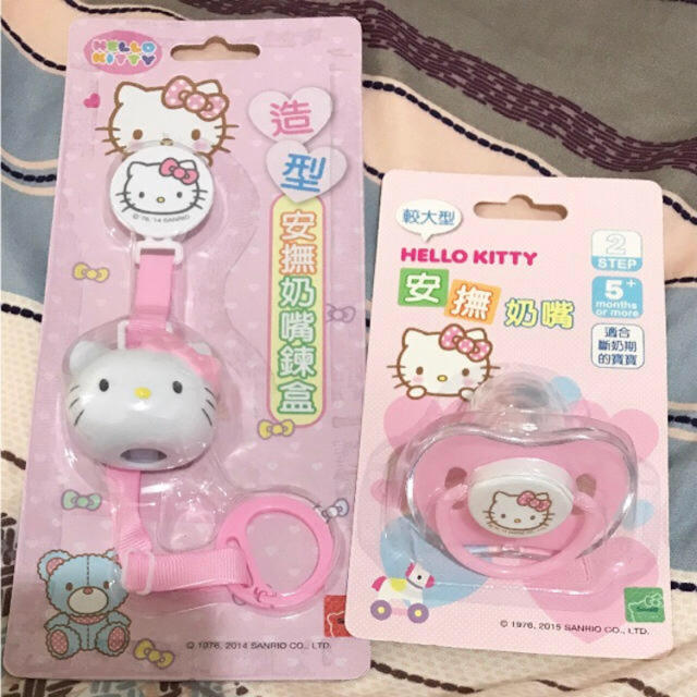 サンリオ 新品 ハローキティ おしゃぶりおしゃぶりホルダーの通販 by ひめゆめれん ハローキティ おしゃぶり りぼん 0〜5ヶ月用