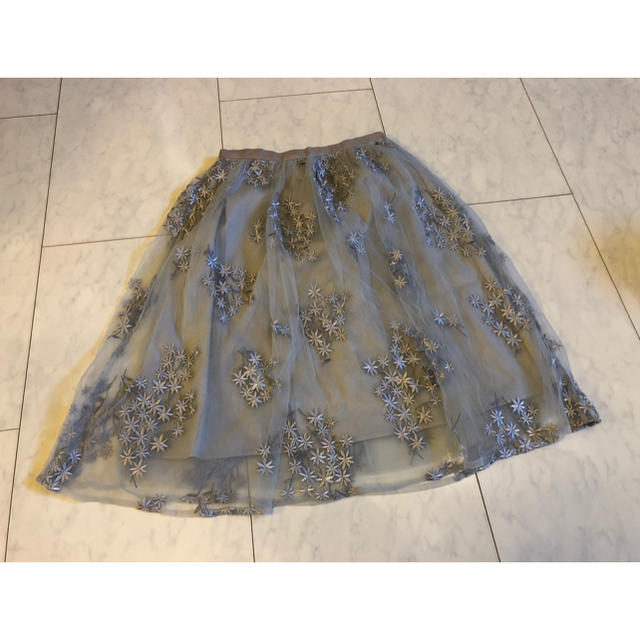 Rirandture(リランドチュール)のフラワー刺繍チュールスカート レディースのスカート(ひざ丈スカート)の商品写真