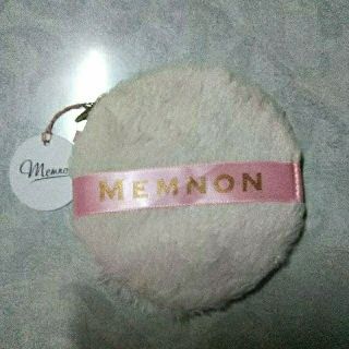 メムノン(Memnon)の【お値下げ可能】Memnon メムノン  パフポーチ(ポーチ)