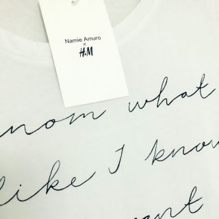 エイチアンドエム(H&M)の安室奈美恵×H&M  Tシャツ M  サイズ タグ付き新品 (Tシャツ(半袖/袖なし))