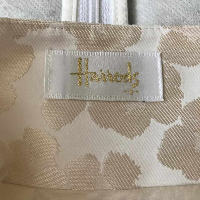 Harrods(ハロッズ)の週末お値下げ ハロッズ スカート 1 ジャガード ベージュ レディースのスカート(ひざ丈スカート)の商品写真