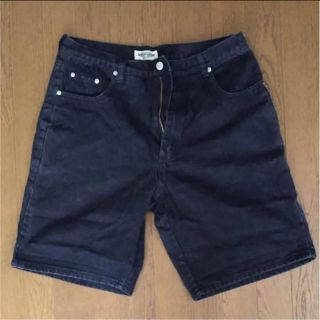 ゲス(GUESS)のハーフパンツ(ショートパンツ)