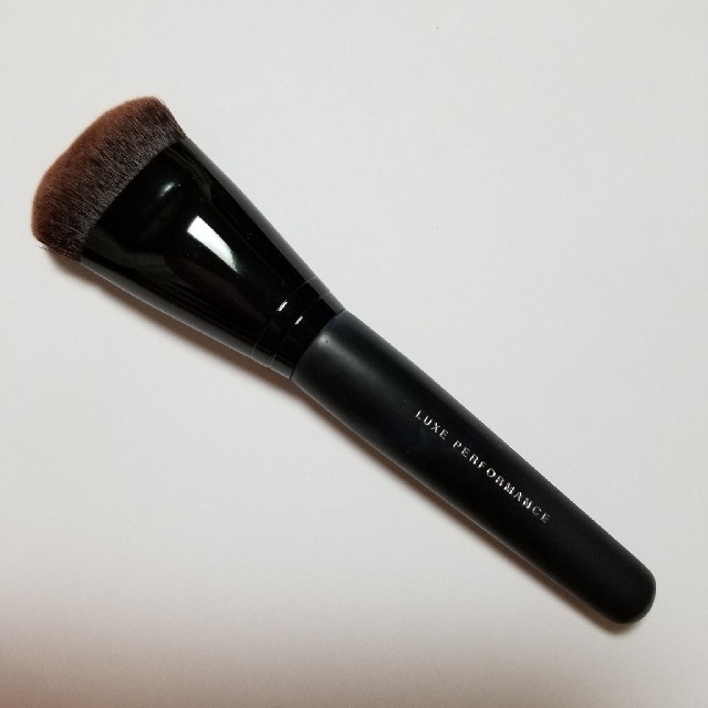 bareMinerals(ベアミネラル)のbareMinerals　リュクスパフォーマンスブラシ コスメ/美容のベースメイク/化粧品(その他)の商品写真