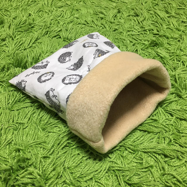 ハリネズミ用寝袋(冬用)♡オフホワイト×ベージュ ハンドメイドのペット(その他)の商品写真