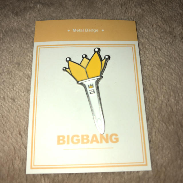 BIGBANG(ビッグバン)のBIGBANGピンバッジ エンタメ/ホビーのアニメグッズ(バッジ/ピンバッジ)の商品写真