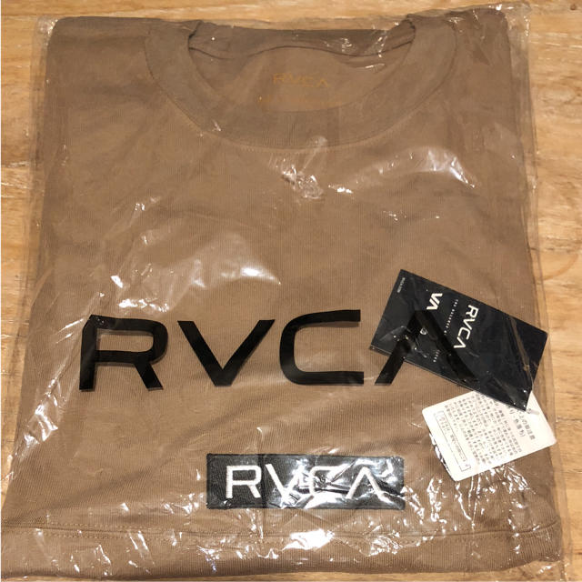 RVCA(ルーカ)のRVCAテープロゴ ベージュ新品未使用 メンズのトップス(Tシャツ/カットソー(七分/長袖))の商品写真