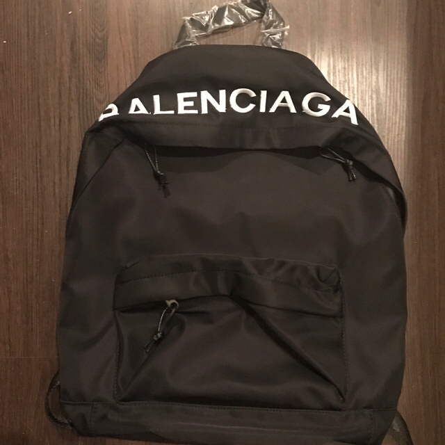 BALENCIAGA BAG(バレンシアガバッグ)のバレンシアガ ビックロゴ エクスプローラ リュック レディースのバッグ(リュック/バックパック)の商品写真