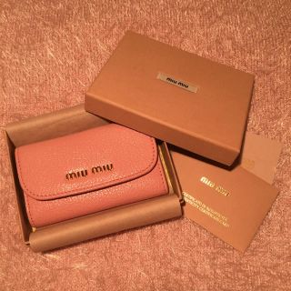 ミュウミュウ(miumiu)のmiumiu マドラスレザーキーケース(キーケース)