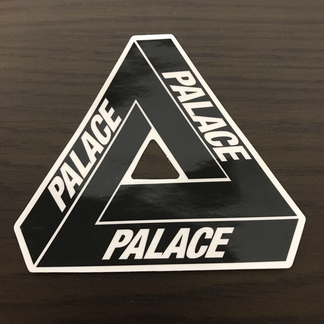 【一辺9cm 】palace skateboardステッカー 自動車/バイクのバイク(ステッカー)の商品写真