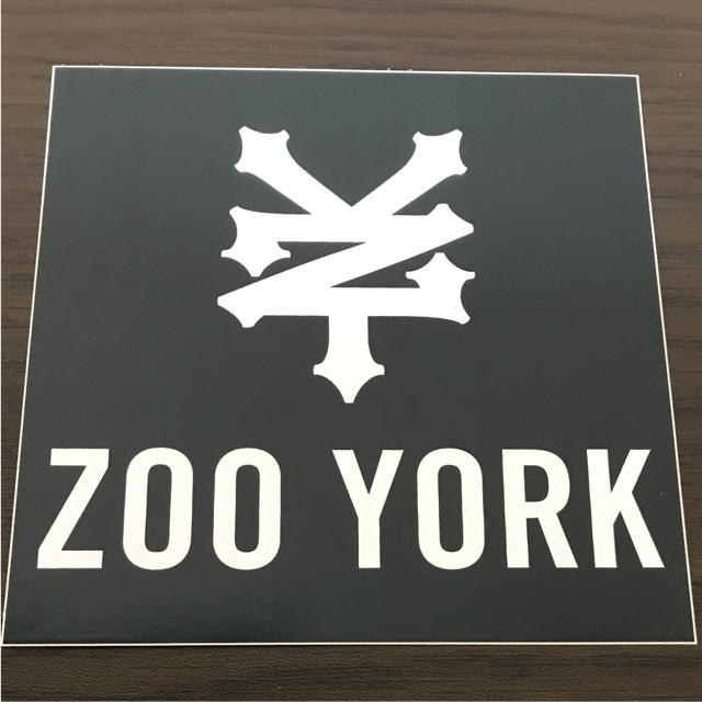 ZOO YORK(ズーヨーク)の【縦10cm横10cm】ZOOYORK skateboardステッカー 自動車/バイクのバイク(ステッカー)の商品写真