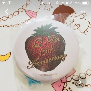 キューポット(Q-pot.)のQ-pot 15周年 缶バッジ ストロベリーチョコ(キーホルダー)