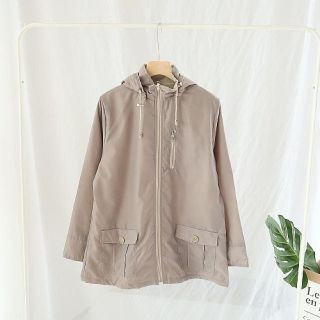 ダブルクローゼット(w closet)の【ラスト1点❣️】フードつき 裏フリース 撥水加工 ウインドブレーカー(ナイロンジャケット)