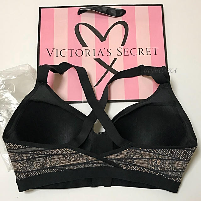 Victoria's Secret(ヴィクトリアズシークレット)の新品 ヴィクトリアシークレット スポーツブラ レース メッシュ ブラック 34C スポーツ/アウトドアのトレーニング/エクササイズ(トレーニング用品)の商品写真