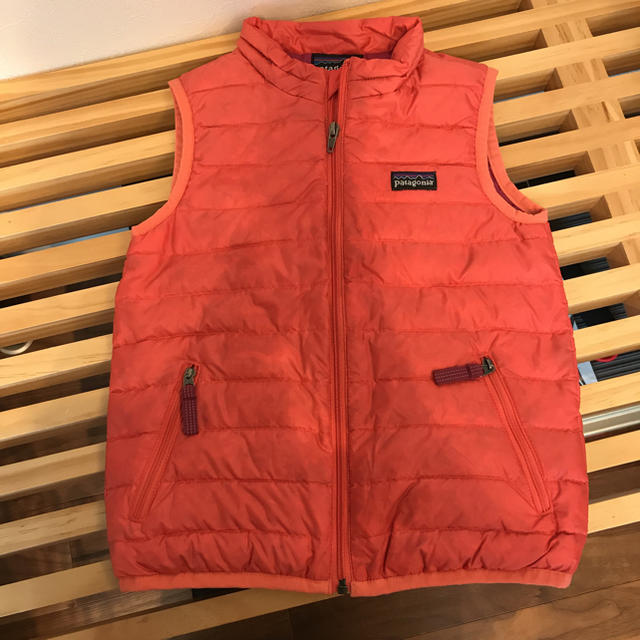 patagonia(パタゴニア)のパタゴニア キッズベスト キッズ/ベビー/マタニティのキッズ服女の子用(90cm~)(ジャケット/上着)の商品写真