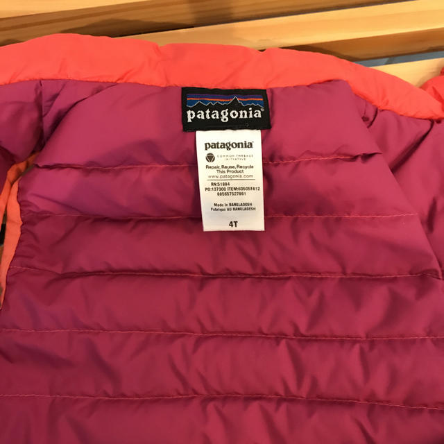 patagonia(パタゴニア)のパタゴニア キッズベスト キッズ/ベビー/マタニティのキッズ服女の子用(90cm~)(ジャケット/上着)の商品写真