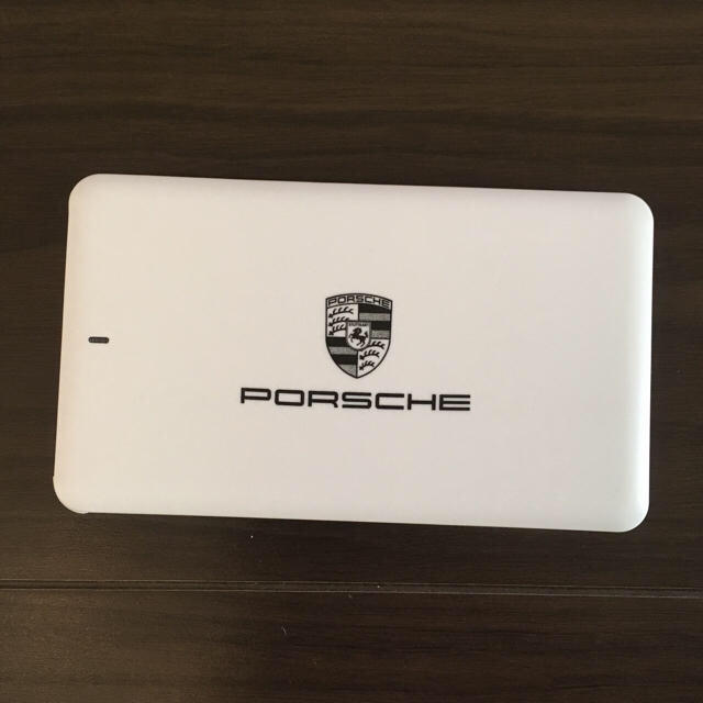 Porsche(ポルシェ)の【新品・未使用】非売品 ポルシェ モバイルバッテリー スマホ/家電/カメラのスマートフォン/携帯電話(バッテリー/充電器)の商品写真