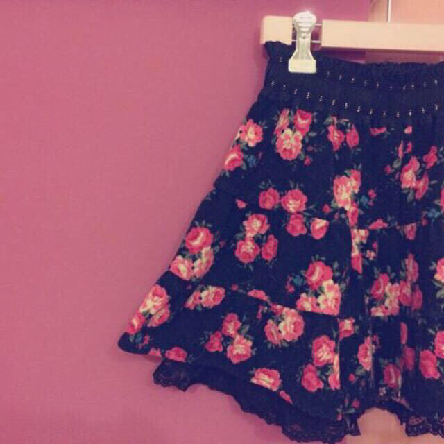 ByeBye(バイバイ)の花柄 スカート👗💓 レディースのスカート(ミニスカート)の商品写真