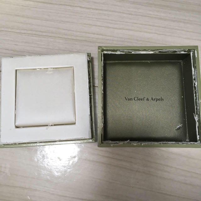 Van Cleef & Arpels(ヴァンクリーフアンドアーペル)の値下げ中！ヴァンクリーフ&アーペル スイートアルハンブラ レディースのアクセサリー(ネックレス)の商品写真