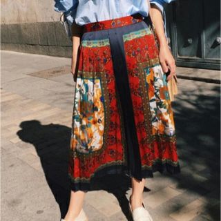 アメリヴィンテージ(Ameri VINTAGE)の Ameri  VINTAGE SCARF MOTIF PLEATS SKIRT(ひざ丈スカート)