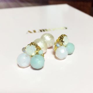 ミルキービジューとコットンパールキャッチ(ピアス)