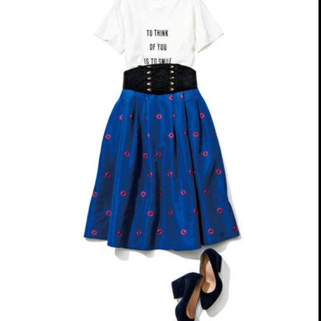 REDYAZEL(レディアゼル)のシャンタン刺繍フレアスカート レディースのスカート(ロングスカート)の商品写真