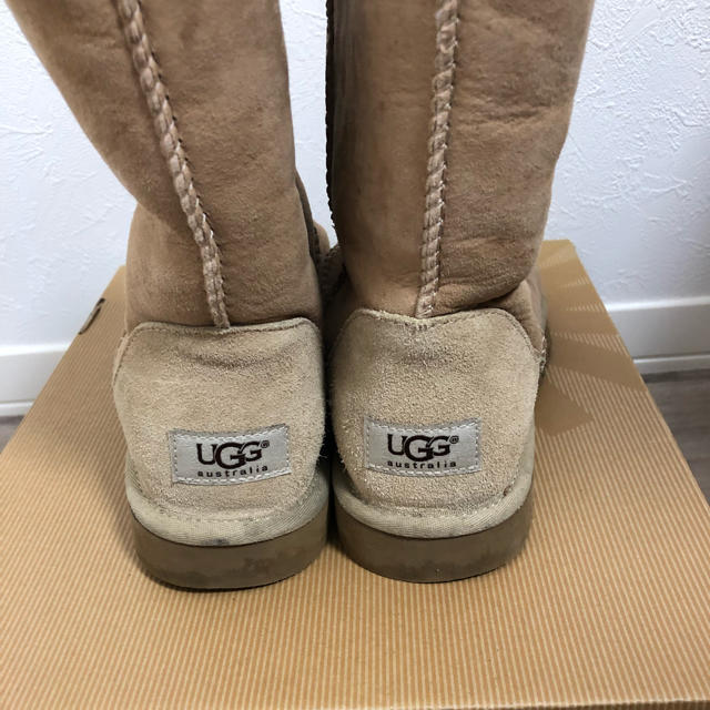 UGG(アグ)のUGG アグ ベージュ 定番色 箱あり 確実正規品 24cm レディースの靴/シューズ(ブーツ)の商品写真