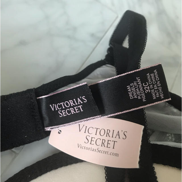 Victoria's Secret(ヴィクトリアズシークレット)のヴィクトリアズシークレットvictoria's  secretブラジャー32C  レディースの下着/アンダーウェア(ブラ)の商品写真